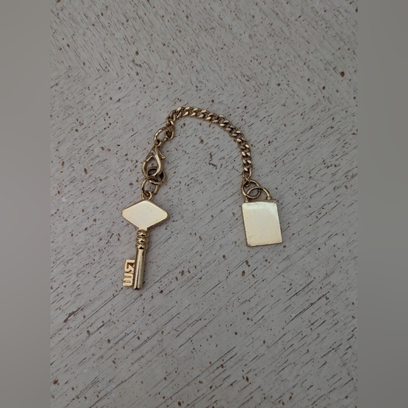 Gold Key and Lock Charm Rocawear - Picture 2 of 2